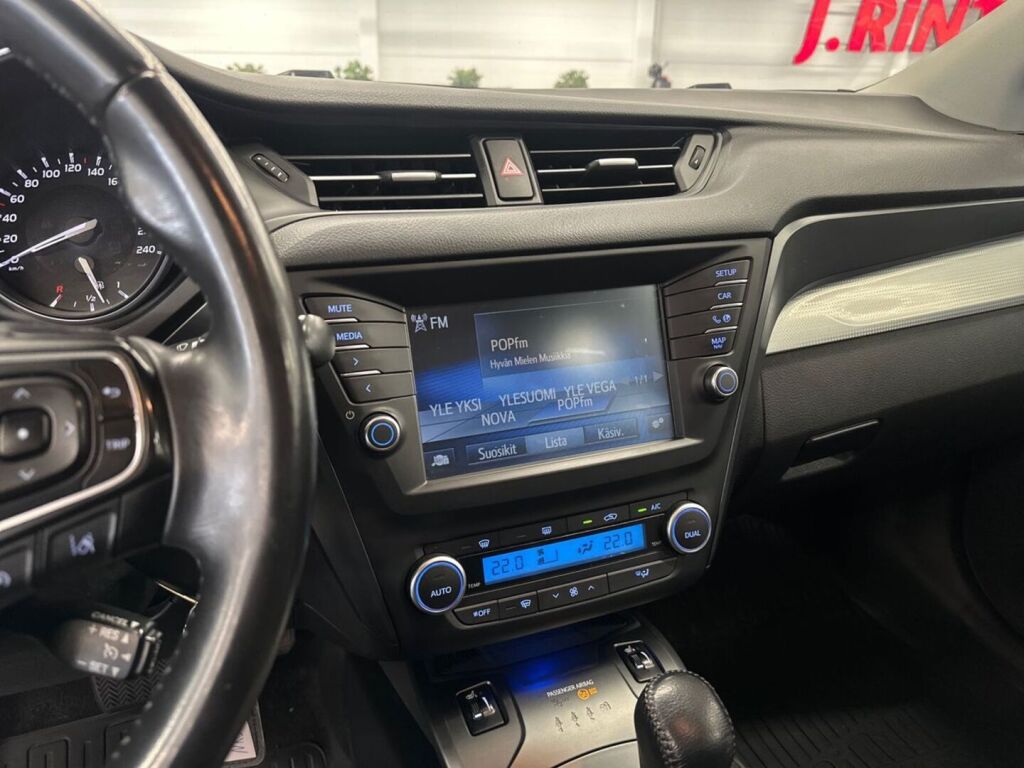 Toyota Avensis 2016 Sininen
