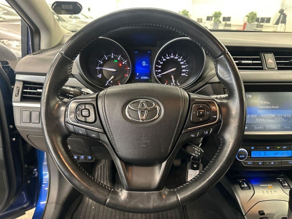 Toyota Avensis 2016 Sininen
