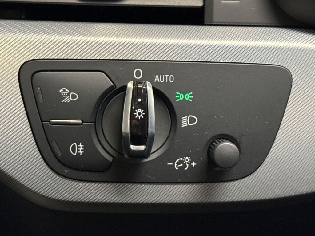 Audi A4 2016 Valkoinen