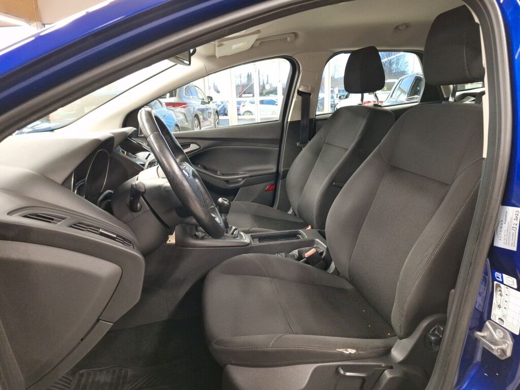Ford Focus 2016 Sininen