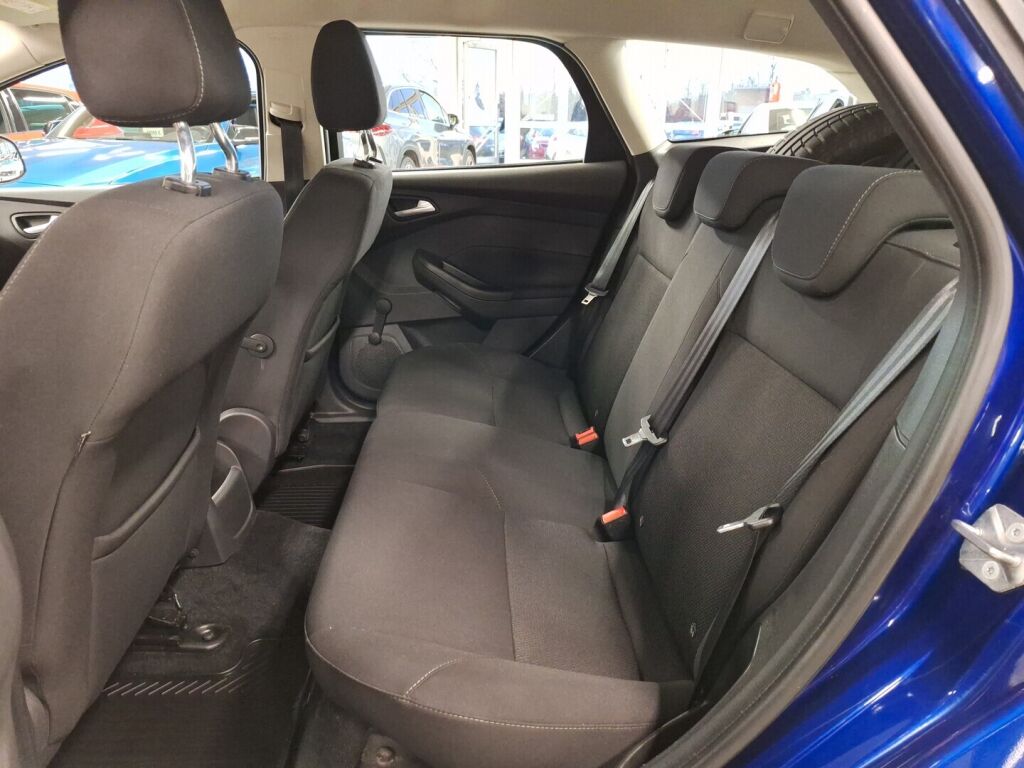 Ford Focus 2016 Sininen