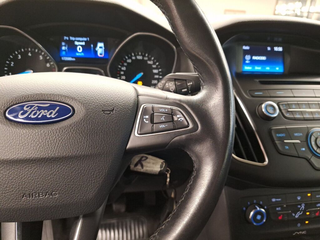 Ford Focus 2016 Sininen