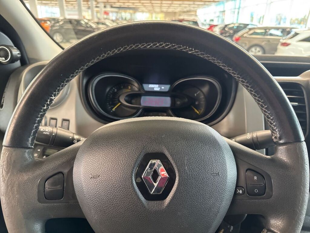 Renault Trafic 2015 Musta