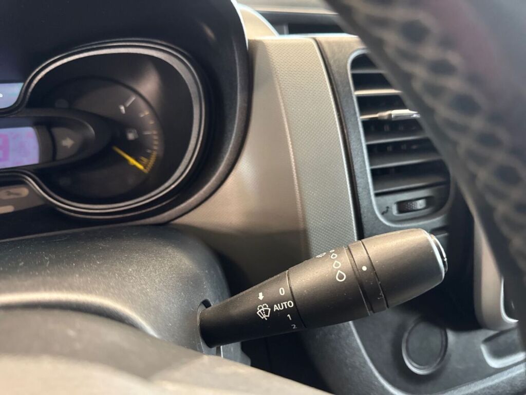 Renault Trafic 2015 Musta
