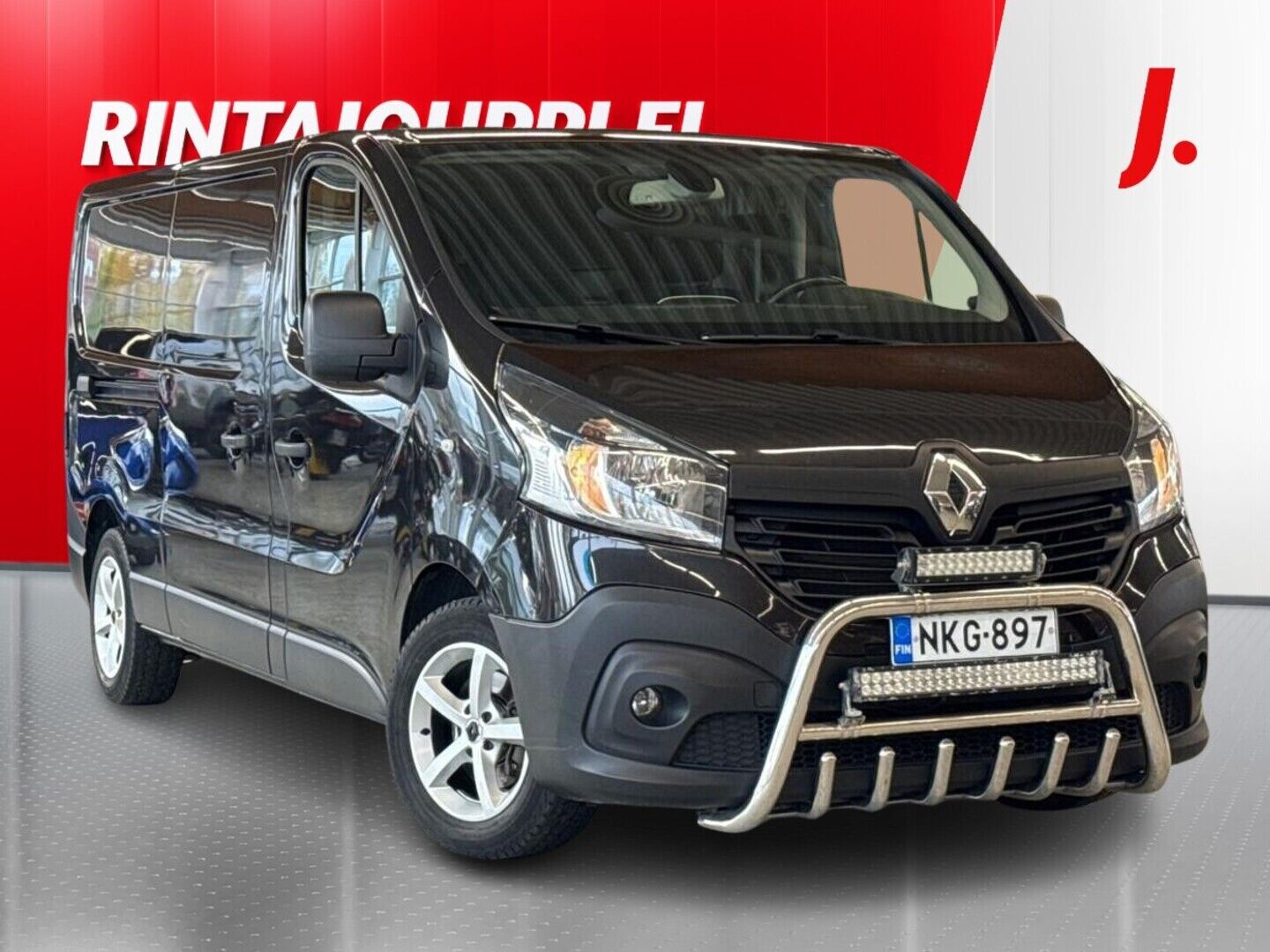 Musta Renault Trafic