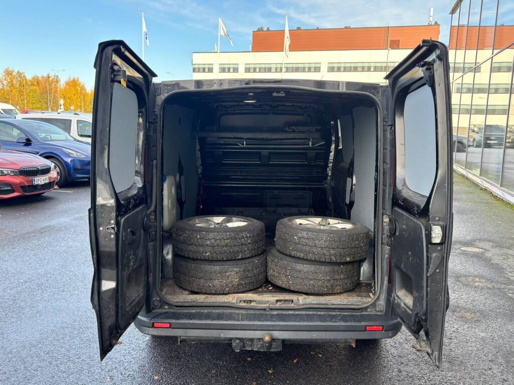 Renault Trafic 2015 Musta