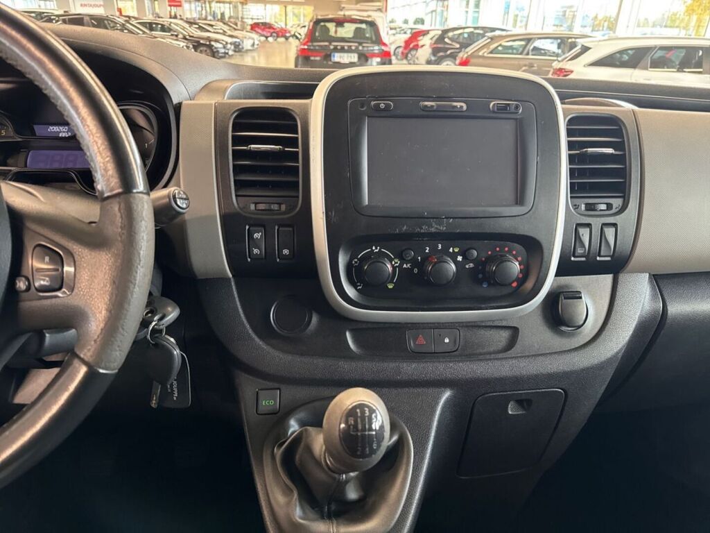 Renault Trafic 2015 Musta