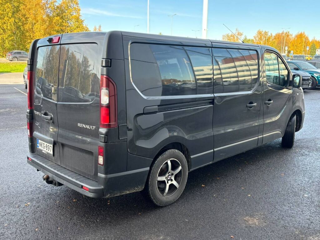 Renault Trafic 2015 Musta