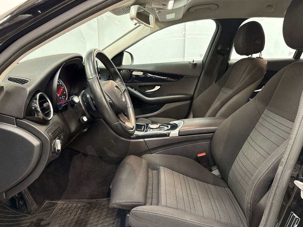 Mercedes-Benz C 2016 Musta