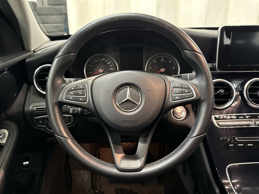 Mercedes-Benz C 2016 Musta