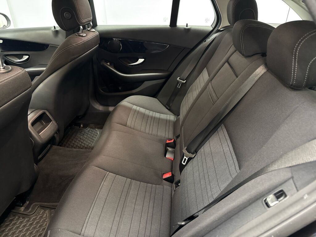 Mercedes-Benz C 2016 Musta