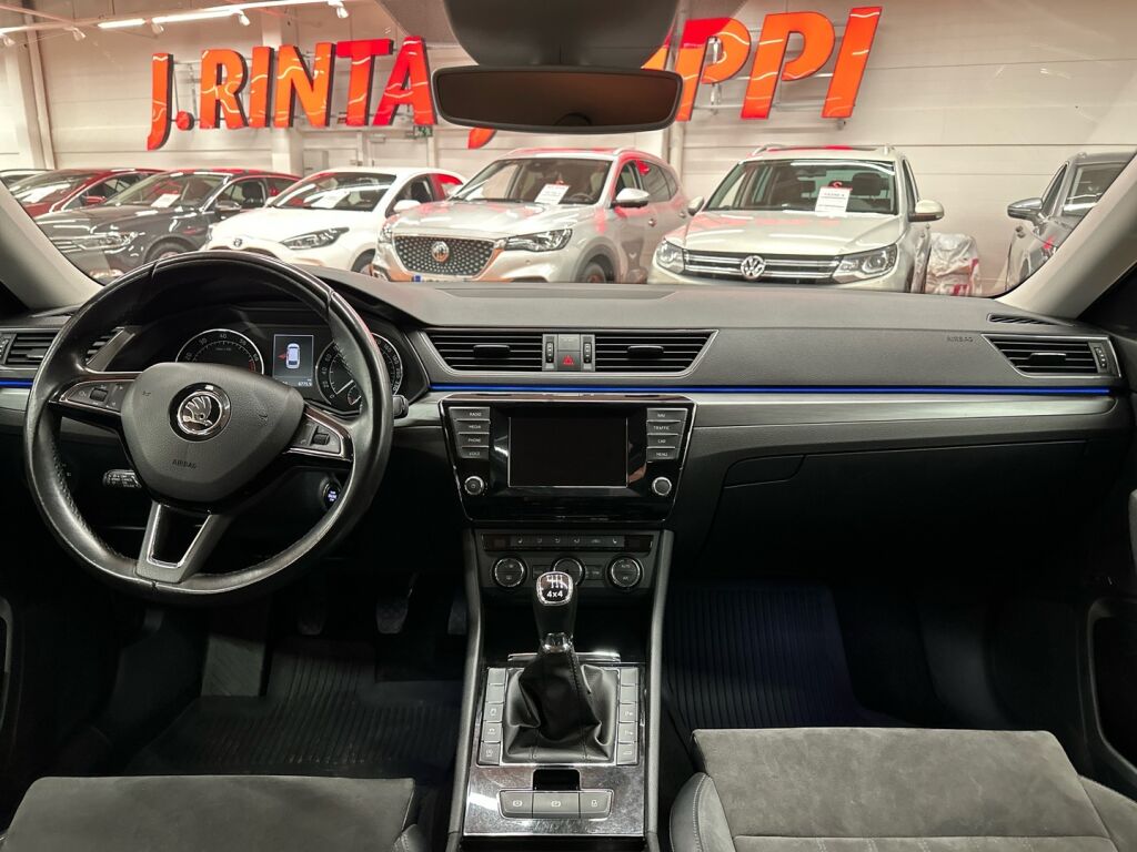 Skoda Superb 2017 Ruskea (beige)