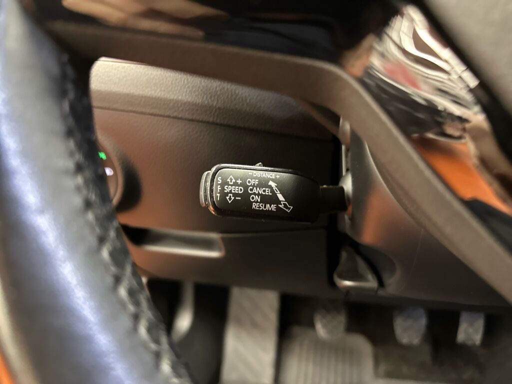 Skoda Superb 2017 Ruskea (beige)