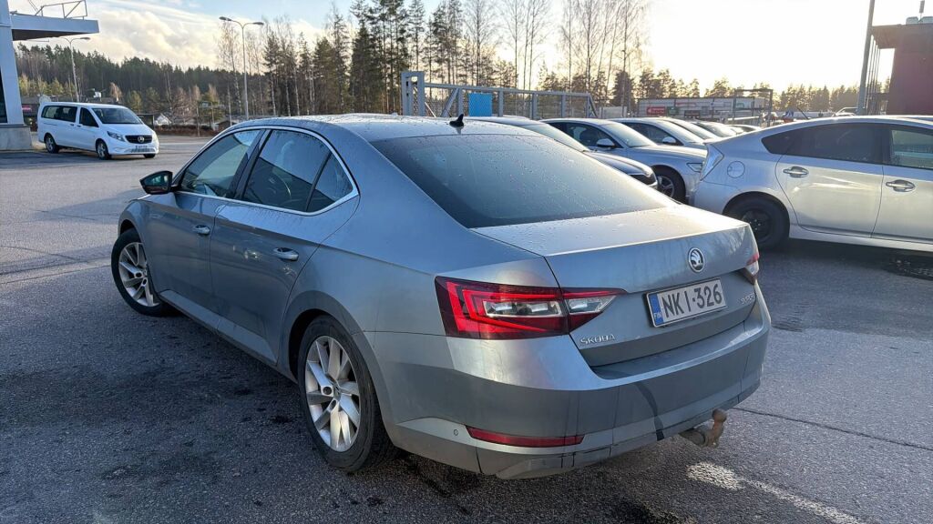 Skoda Superb 2016 Harmaa