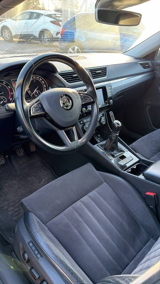 Skoda Superb 2016 Harmaa