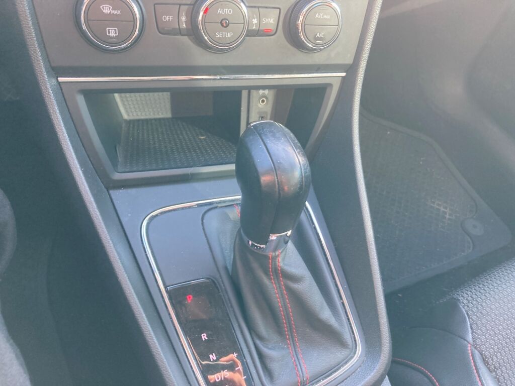 Seat Leon 2016 Valkoinen
