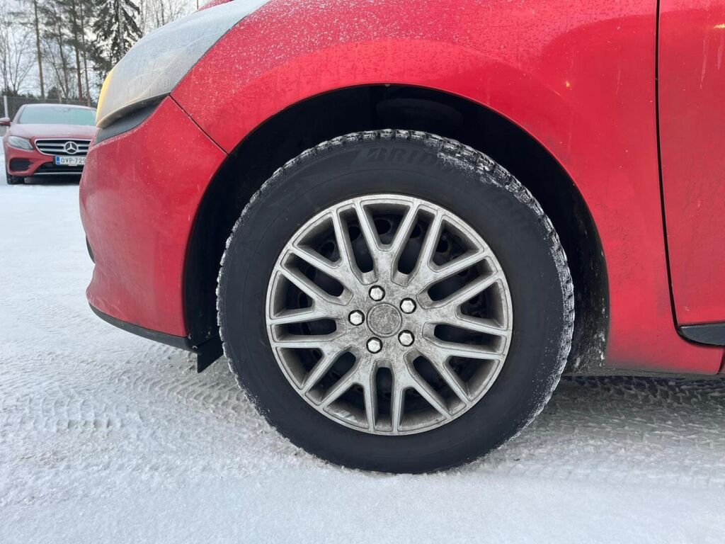 Renault Clio 2016 Punainen