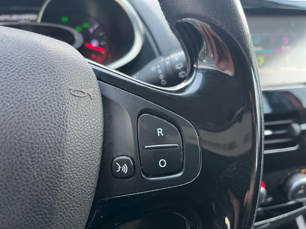 Renault Clio 2016 Punainen