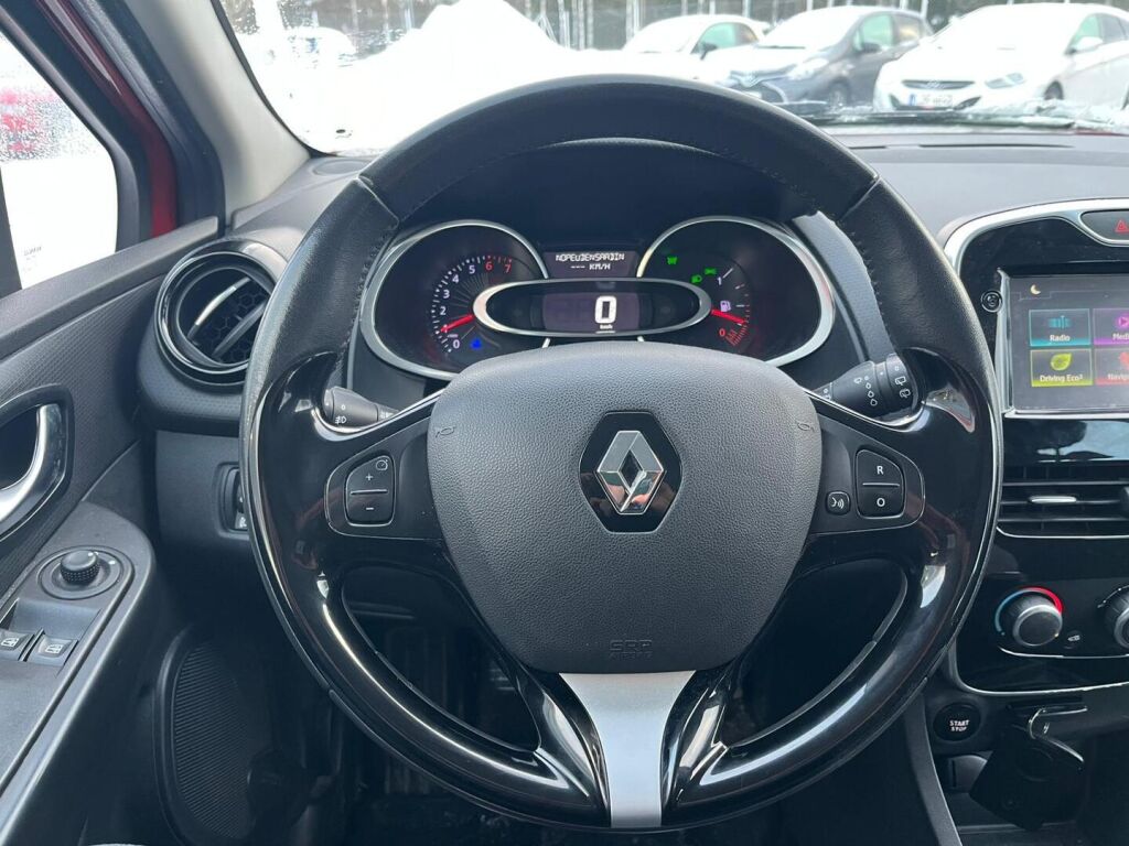 Renault Clio 2016 Punainen
