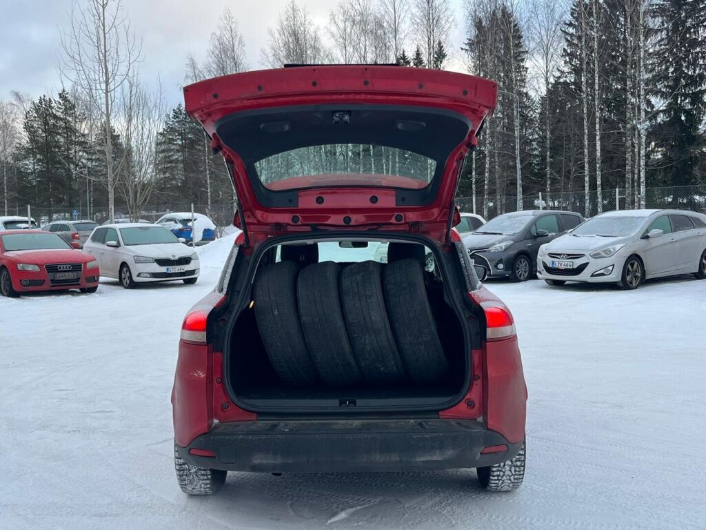 Renault Clio 2016 Punainen