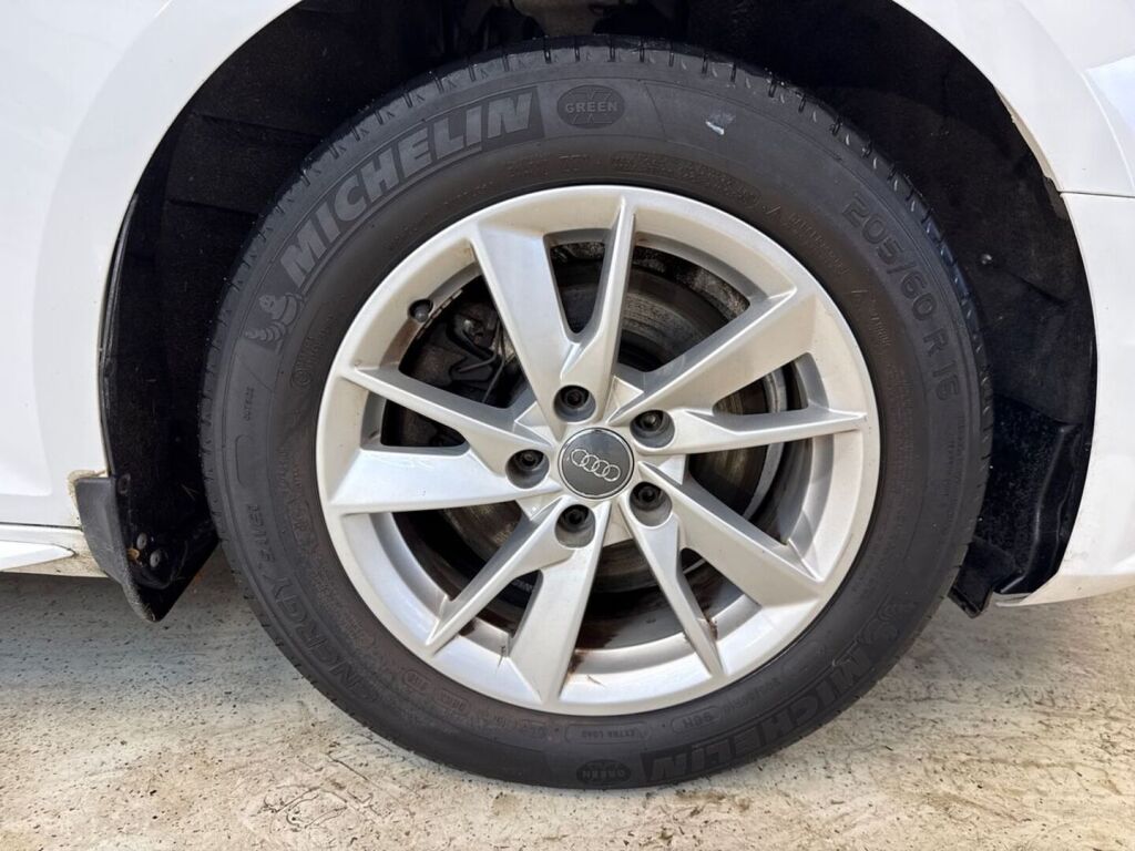 Audi A4 2016 Valkoinen