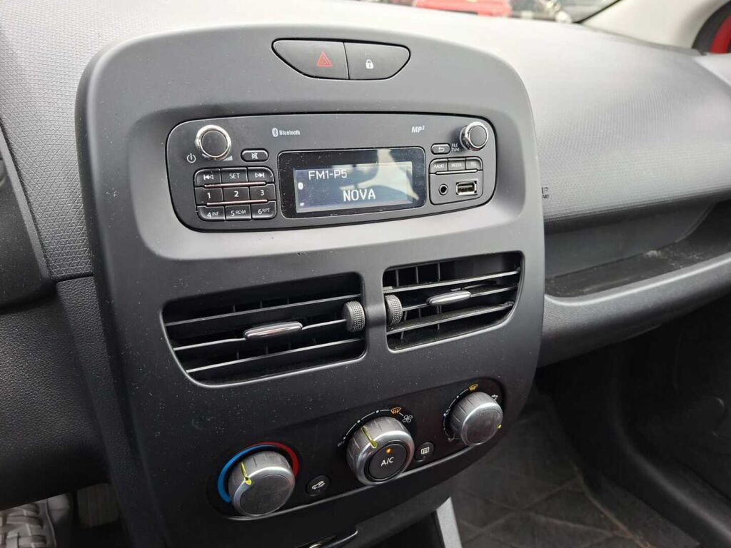 Renault Clio 2016 Punainen