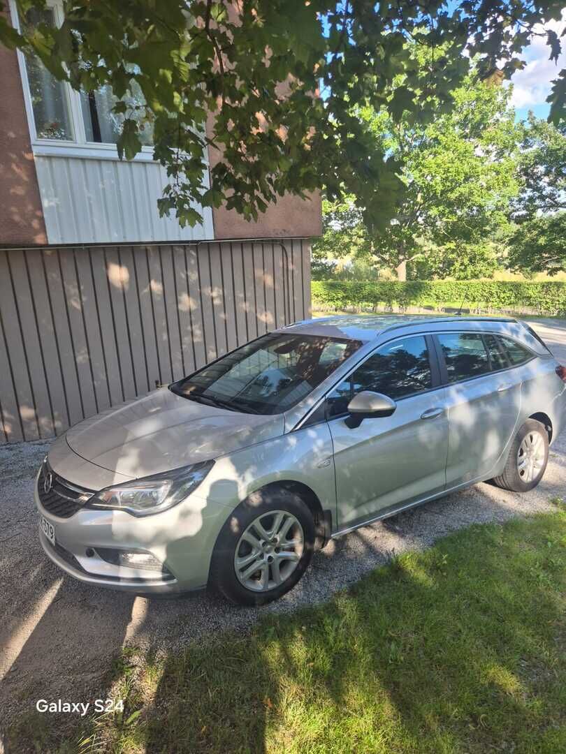 Opel Astra 2016 Hopea