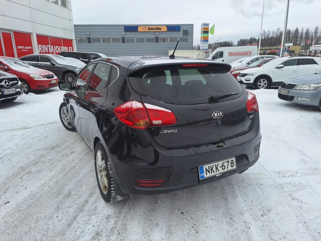 Kia Ceed 2016 Musta
