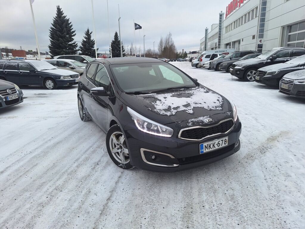Kia Ceed 2016 Musta