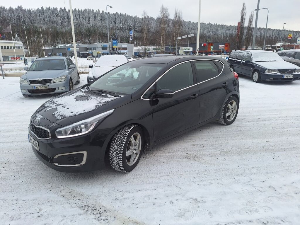 Kia Ceed 2016 Musta