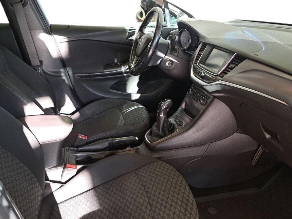 Opel Astra 2016 Musta