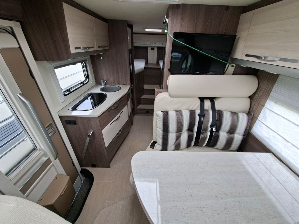 Bürstner Nexxo Time T 690 G 2016 Valkoinen