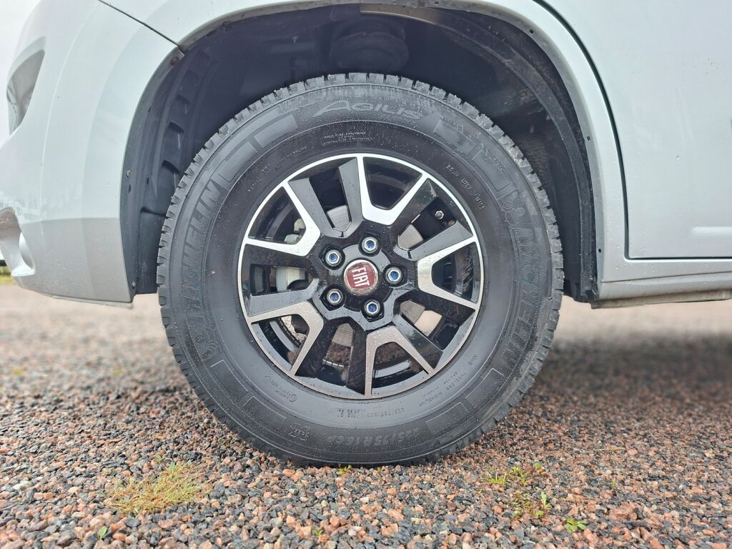 Bürstner Nexxo Time T 690 G 2016 Valkoinen