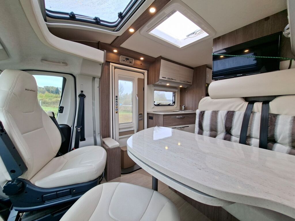 Bürstner Nexxo Time T 690 G 2016 Valkoinen