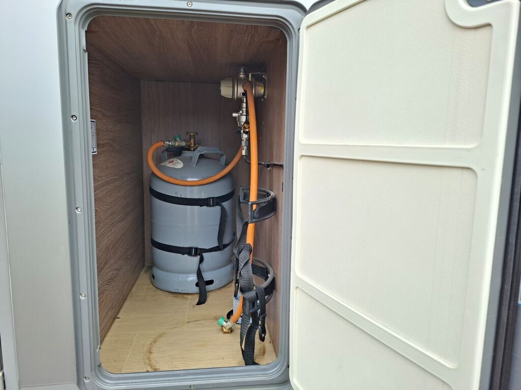 Bürstner Nexxo Time T 690 G 2016 Valkoinen
