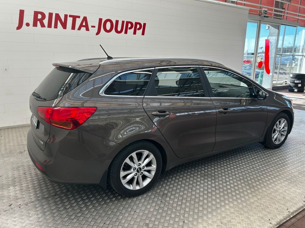 Kia Ceed 2016 Ruskea (beige)