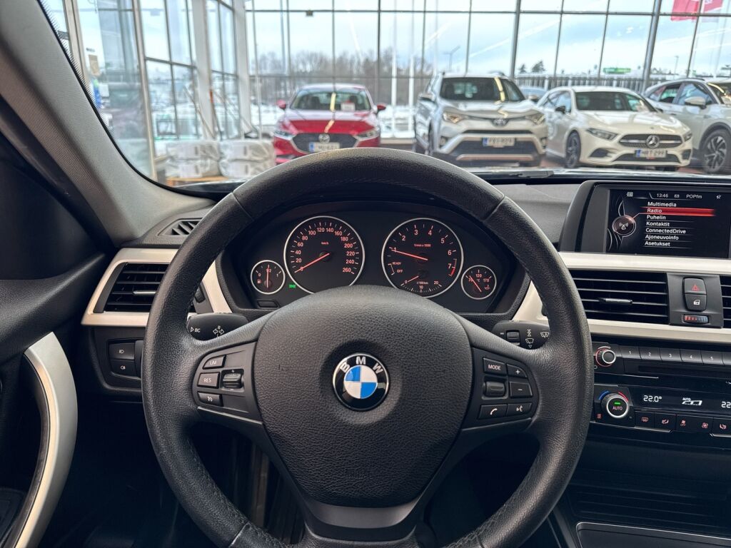 BMW 318 2016 Musta