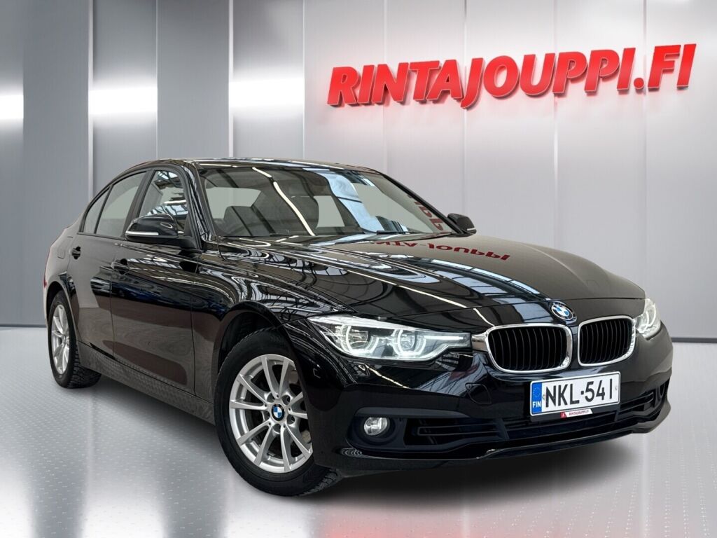 BMW 318 2016 Musta