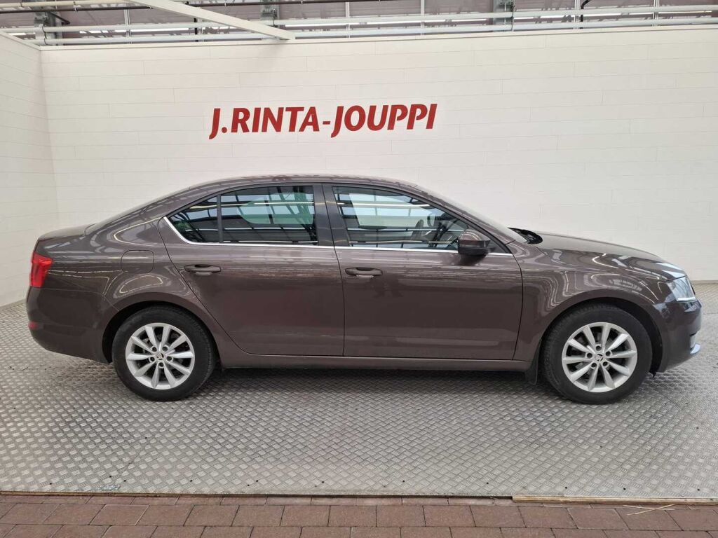 Skoda Octavia 2016 Ruskea (beige)