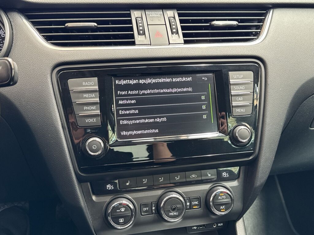 Skoda Octavia 2016 Ruskea (beige)