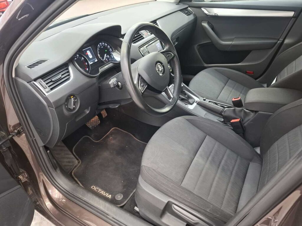 Skoda Octavia 2016 Ruskea (beige)