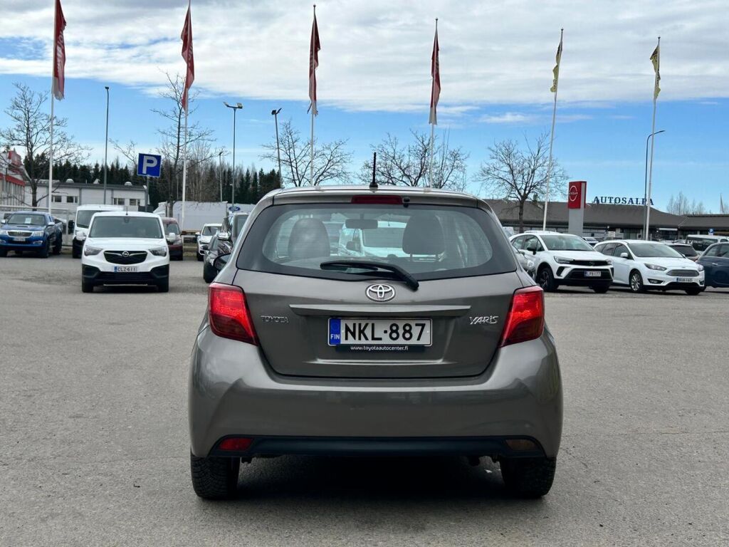 Toyota Yaris 2016 Met. Harmaa
