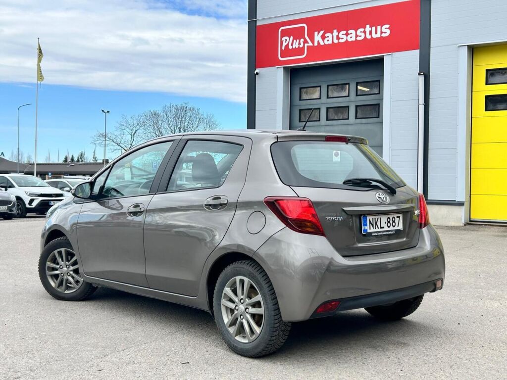 Toyota Yaris 2016 Met. Harmaa