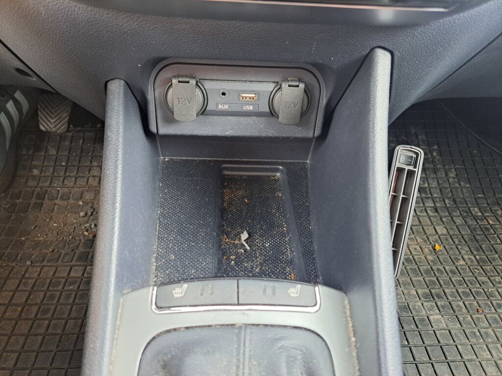 Kia Rio 2016 Ruskea (beige)