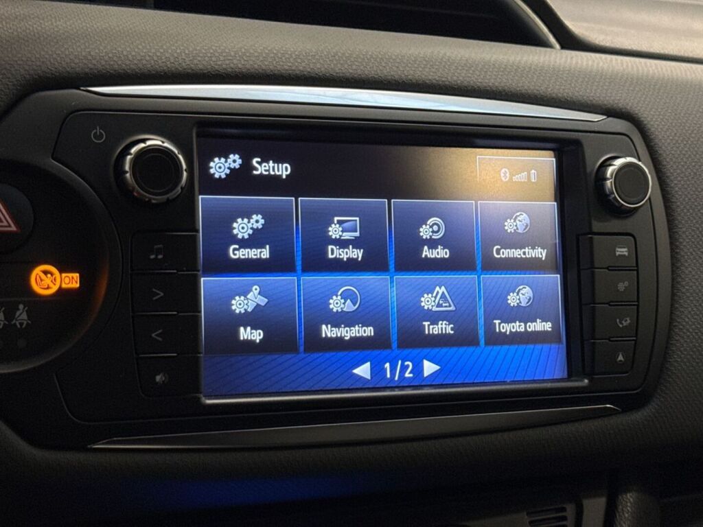 Toyota Yaris 2016 Sininen