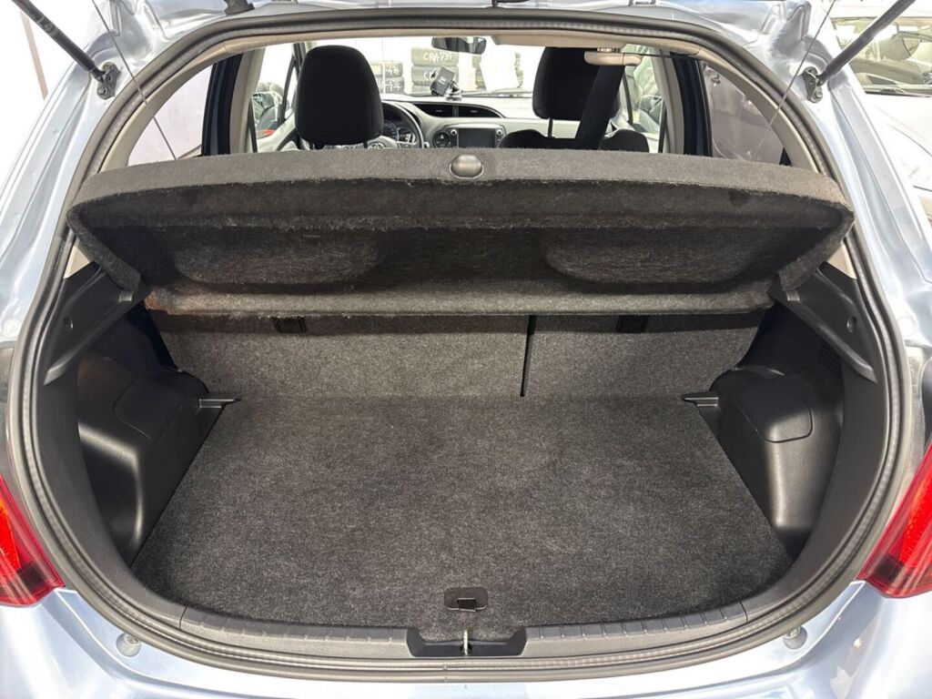 Toyota Yaris 2016 Sininen