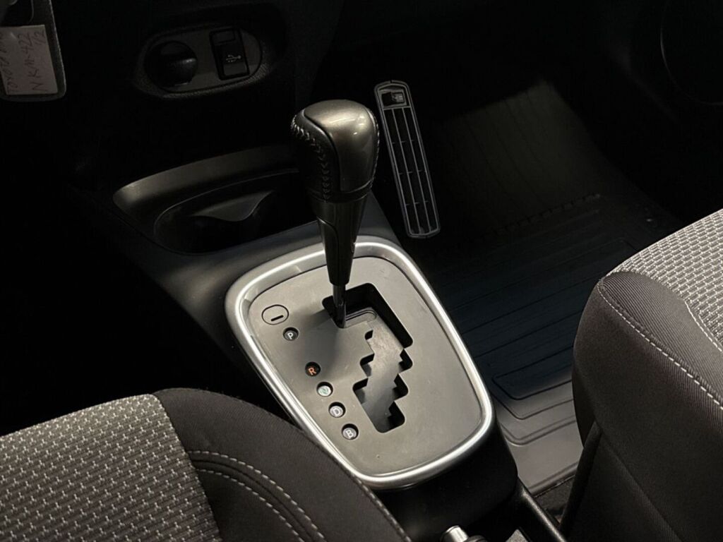 Toyota Yaris 2016 Sininen