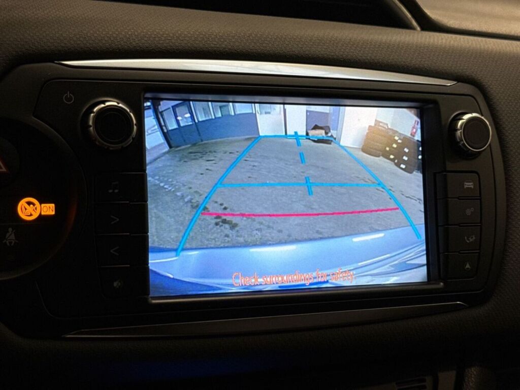 Toyota Yaris 2016 Sininen