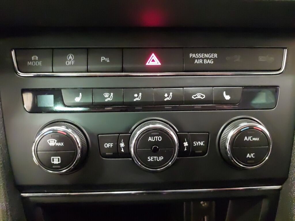 Seat Leon 2016 Valkoinen