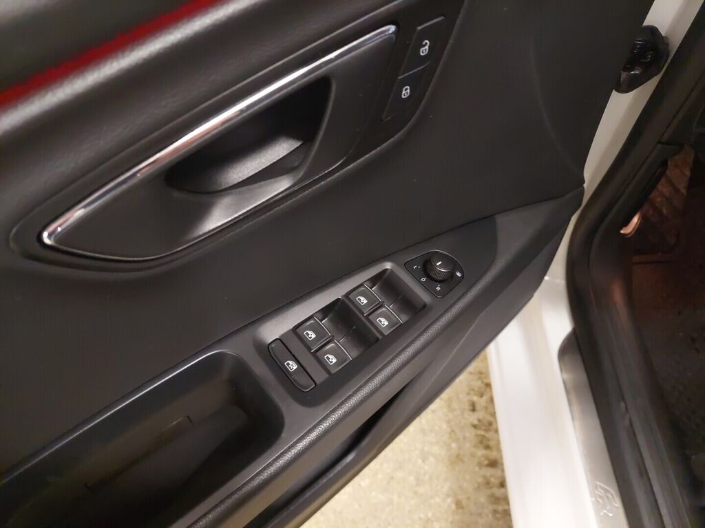 Seat Leon 2016 Valkoinen